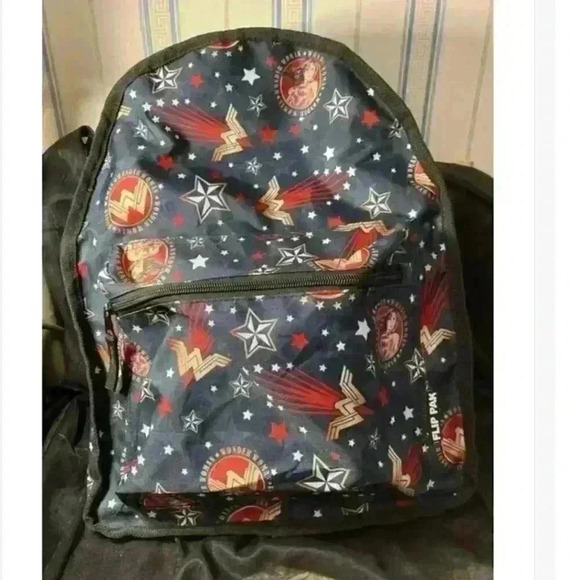 DC CARTOONS WONDER WOMAN FLIP PAK REVERSIBLE BACKPACK SIZE OS - Picture 9 of 10